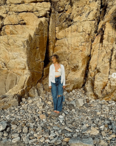 vaquero-pantalon-camisas-mujer-crop-top-look-urbano-veraniego-